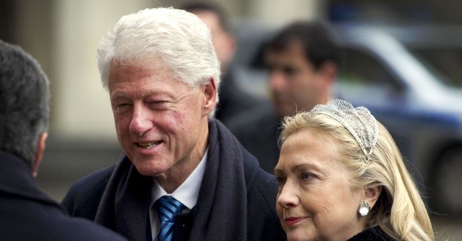 В США выйдет книга о том, как Хиллари Клинтон избивала своего мужа