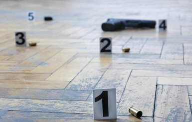 В Днепродзержинске четверо мужчин открыли стрельбу в больнице