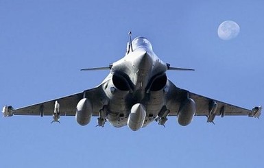 Французская авиация нанесла удары по позициям ИГИЛ в Сирии