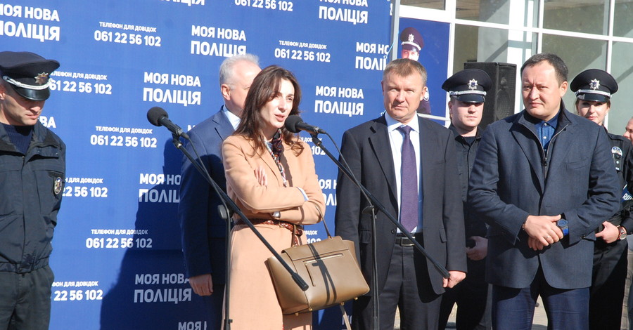 Запорожские полицейские будут получать 8 тысяч в месяц