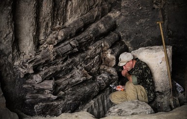 Деньги и золотые нити: что нашли археологи в древнем Киеве