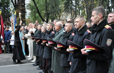 Во Львове 300 первокурсников военного лицея приняли присягу