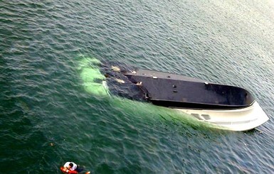 В Черном море затонул прогулочный катер: 12 человек погибли, 22 спасены