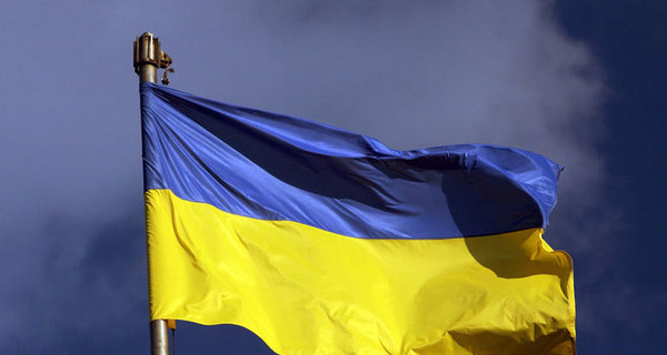 Кабмин предложил штрафовать за неправильное использование украинского флага