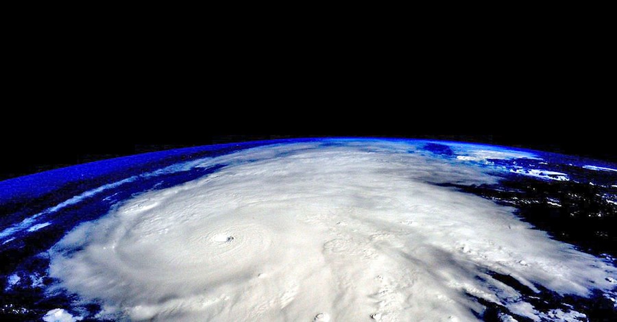 NASA сняла ураган 