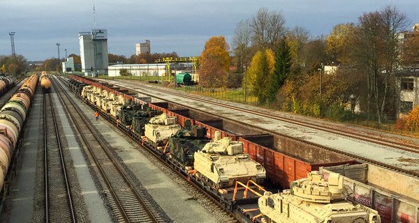 США отправили в Эстонию танки и артиллерийские установки