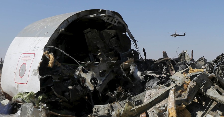 Появились новые снимки с места крушения российского самолета в Египте