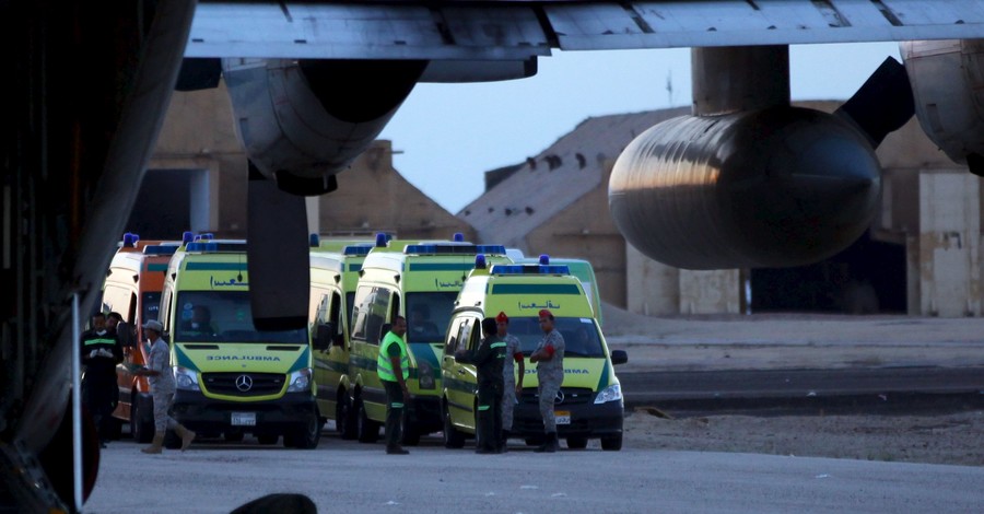 В Египте готовятся к отправке самолета с телами жертв авиакатастрофы в Петербург