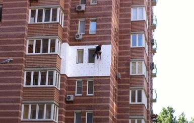 Война фасадов: как снести утепленный балкон соседа
