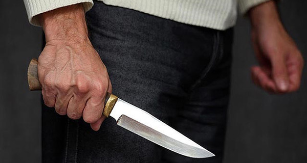 Во Львовской области экс-владелец магазина набросился с ножом на охранника