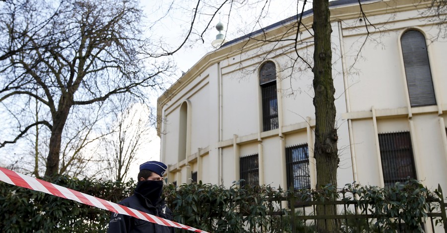 В брюссельской мечете объявлена эвакуация из-за конвертов с белым порошком 