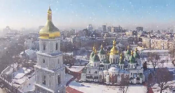 В Киеве пошел первый снег