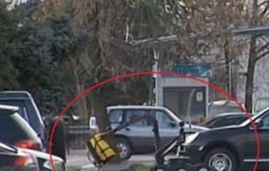 В аэропорту Софии обнаружили бельгийский фургон с бомбой