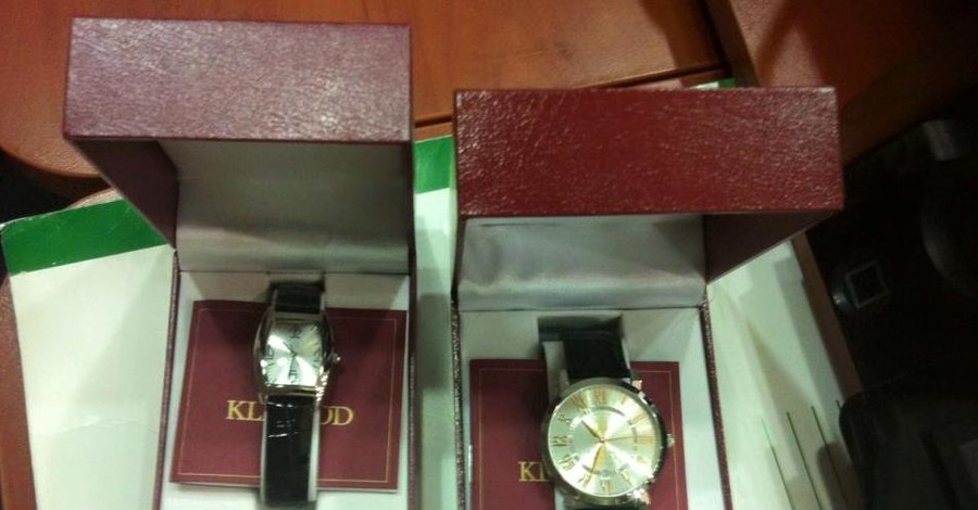 Кличко подарил депутатам Киева позолоченные часы за хорошую работу