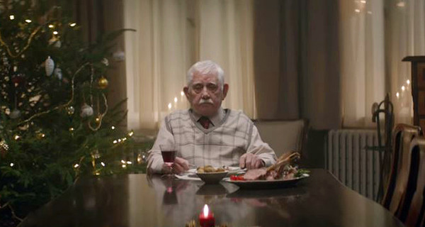 Рождественский ролик про дедушку стал хитом сети
