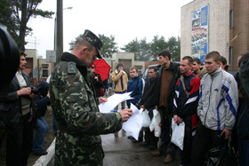 В украинскую армию возвращают «партизан» 