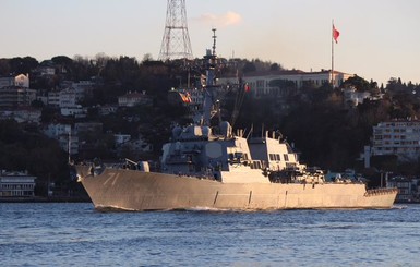 В Черное море вошел эсминец США в сопровождении трех фрегатов