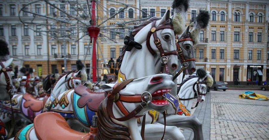 К Новому году в центре Киева появятся горки-конфетки