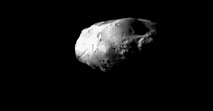 В НАСА показали первые детальные снимки одной из лун Сатурна - Прометея
