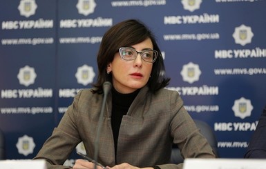 Деканоидзе подала документы на увольнение главы киевской полиции