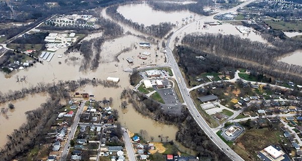 От наводнения в США погибли 50 человек, тысячи лишились крыши над головой