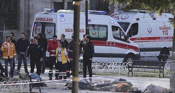 В результате теракта в Стамбуле погибли 10 человек 