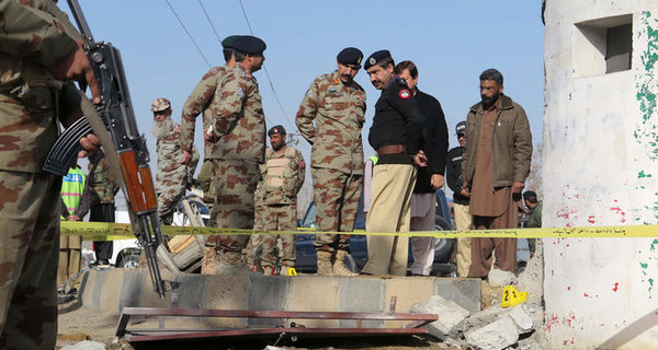 В Пакистане прогремел взрыв возле медцентра, много погибших  