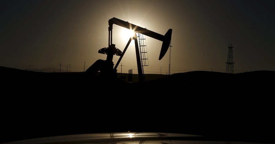 Нефть Brent упала в цене до 12-летнего минимума