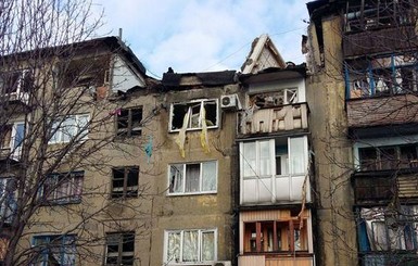 Под завалами дома в Украинске погибли девочка и грудничок