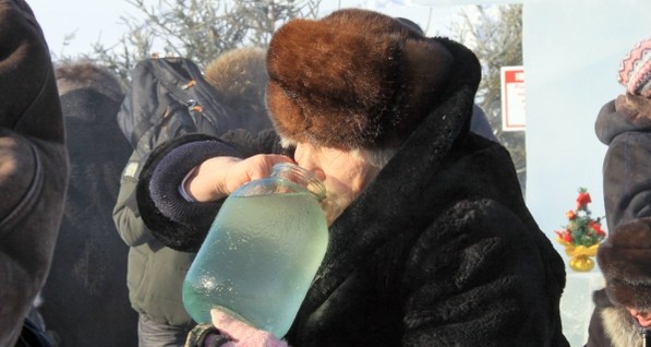 По Киеву будут ездить цистерны со святой водой