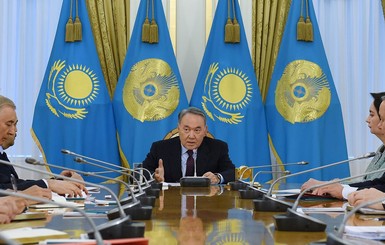 Назарбаев объявил досрочные парламентские выборы в Казахстане