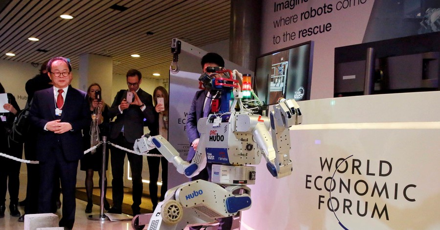 Давос-2016: роботы составят конкуренцию людям к 2025 году