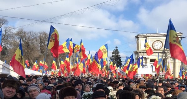 В Молдове начались многотысячные антиправительственные протесты