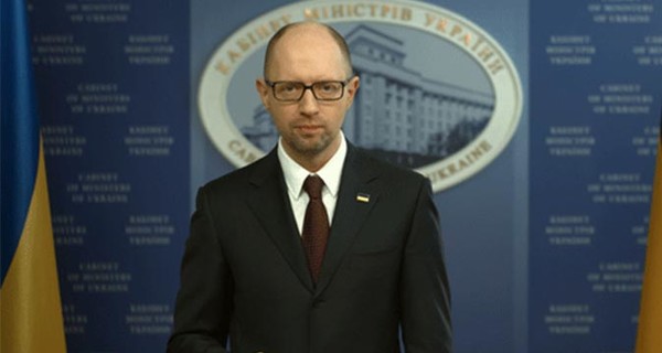 Яценюк выступил за обновление коалиционного соглашения и референдум по Конституции