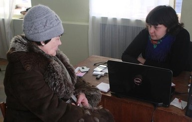 Порошенко уверил, что пенсионный возраст в Украине повышать не будут
