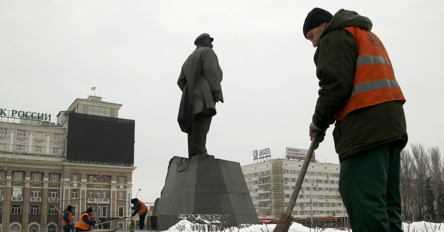В Донецке ночью попытались взорвать памятник Ленину