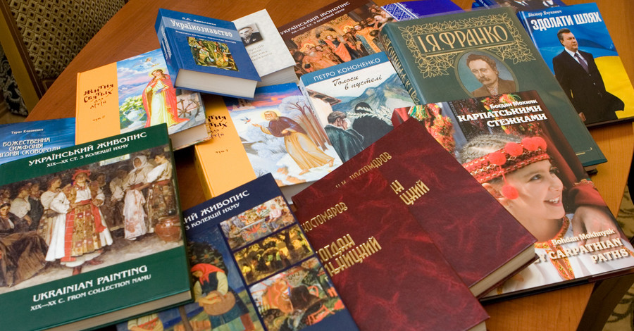 Министр Кириленко опасается,  что на закупку украинских книг выделили много денег
