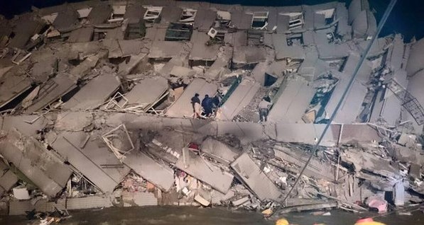 Землетрясение на Тайване: под завалами еще около 120 человек