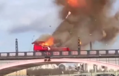 В Лондоне для Джеки Чана взорвали автобус
