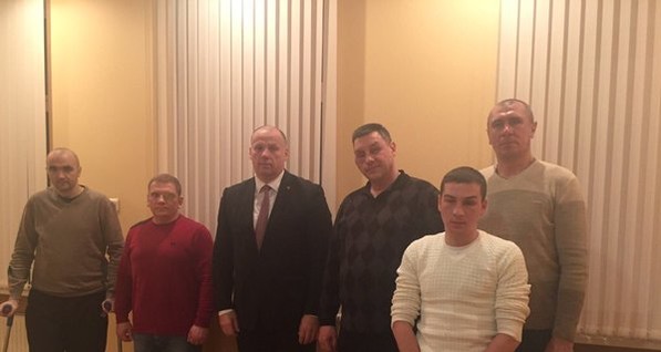 Латвия приняла на лечение пять украинских солдат