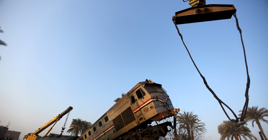 В Египте поезд сошел с рельсов, есть пострадавшие