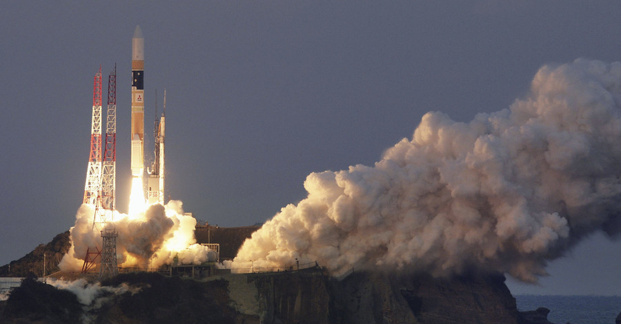 Япония запустила самый тяжелый спутник ASTRO-H
