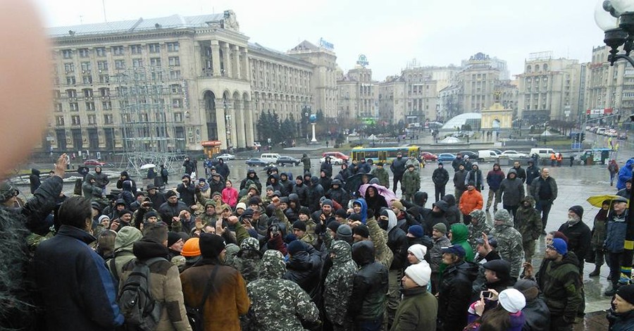 На киевском Майдане подрались активисты