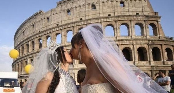 Италия стала на шаг ближе к легализации однополых браков