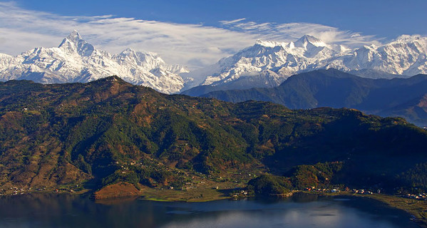 В горах Непала разбился второй самолет за двое суток 