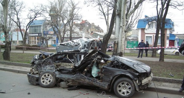 В аварии БМВ и Газели в Николаеве погибли четверо