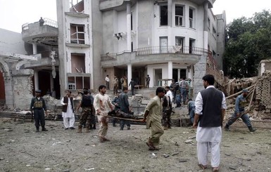 В Афганистане террористы напали на индийское консульство