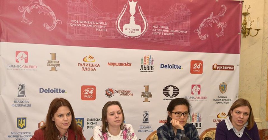 Шахматный чемпионат: Музычук подкрепляется вафлями и фундуком, а Ифань - бананами