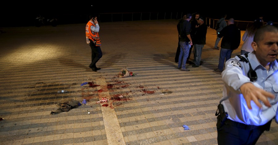 В Израиле палестинец ранил ножом 11 человек