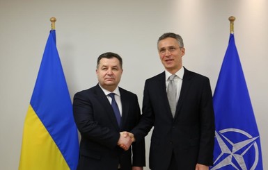Глава НАТО пообещал помочь Украине и призвал к реформам